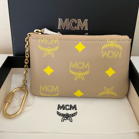 NWT MCM Key Pouch in Color Splash Logo Leather - Picture 5 of 8